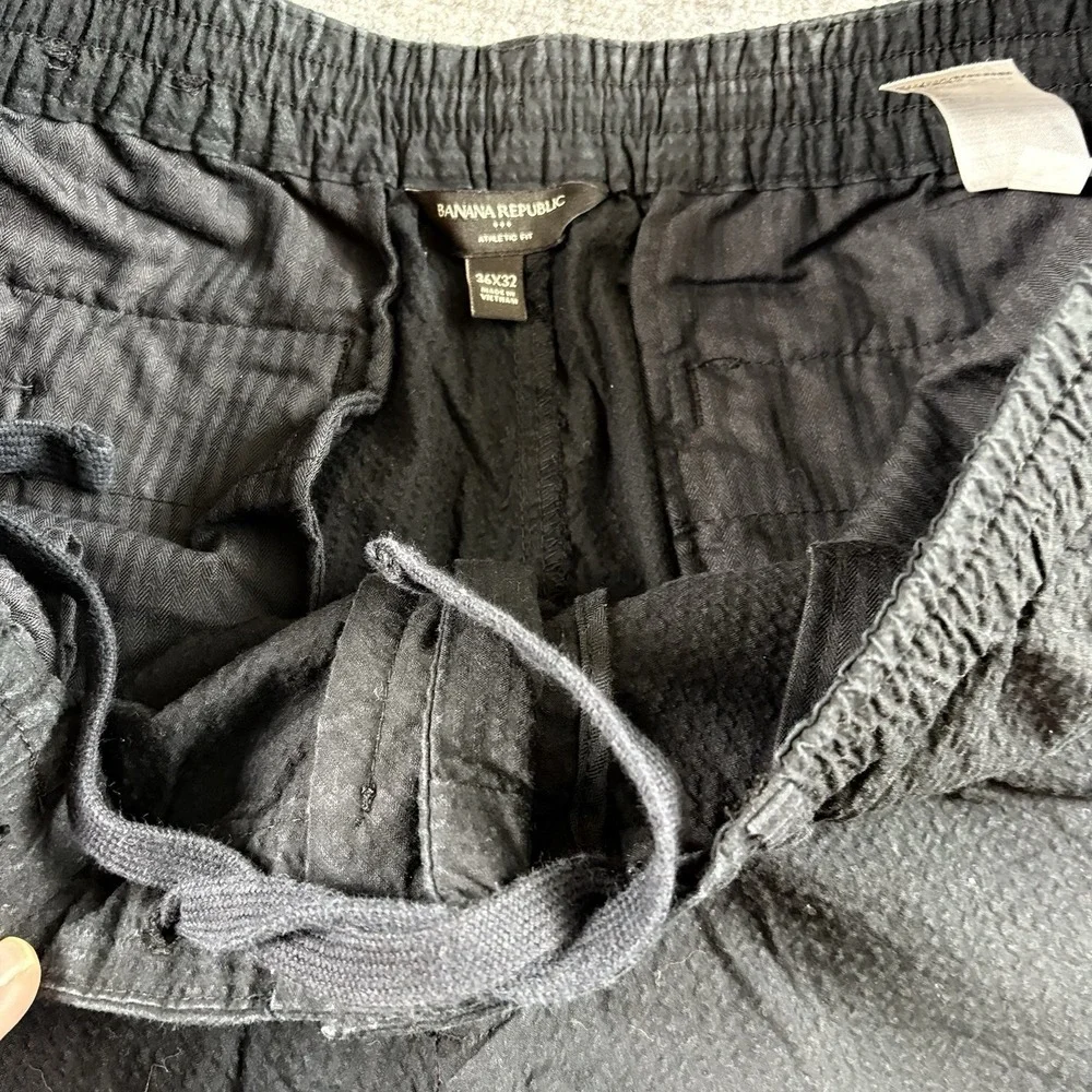 Banana‎ Republic Pants Men's 36x32 fits 36x28 Black Athletic Fit Textured Casual